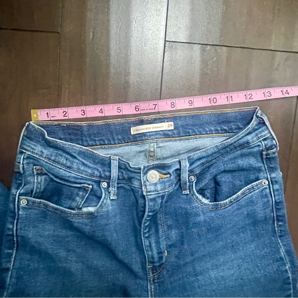 LEVIS 724 HIGH RISE STRAIGHT Jeans zipper and Button Closure Medium Wash - Picture 8 of 15
